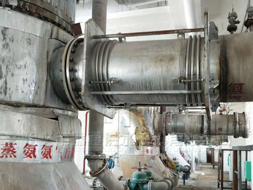 青海(格爾木)大拉桿補償器在化工廠使用現場